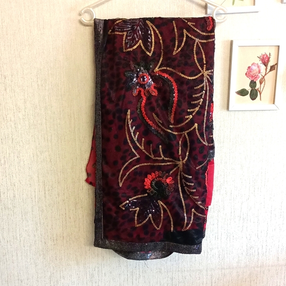 Black and maroon net pallu saree